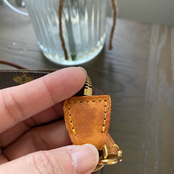 Authentic Louis Vuitton Pochette - Picture 7 of 13